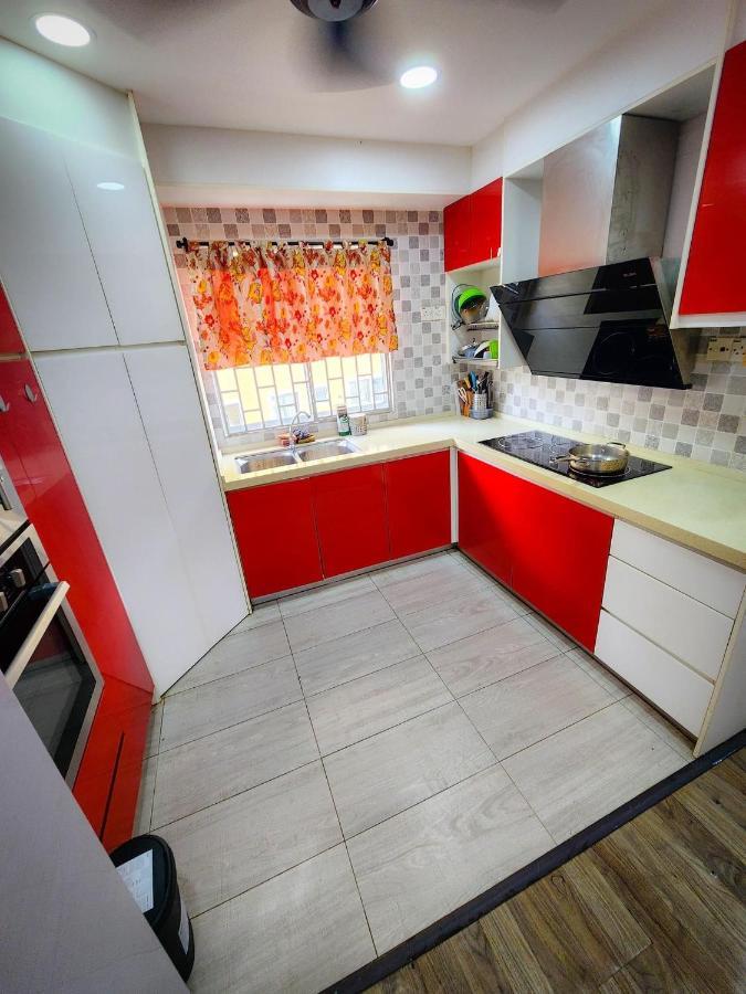 Apartment 3 Bedrooms With Pool Hanan Ketumbar Heights Cheras